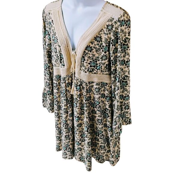 TORRID Plus Size Mini Gauze Lace-Up Floral Skater dress Size 1X - Picture 3 of 16